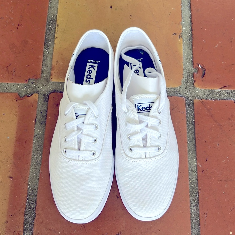 White canvas Keds new with tags. Size 6.5.